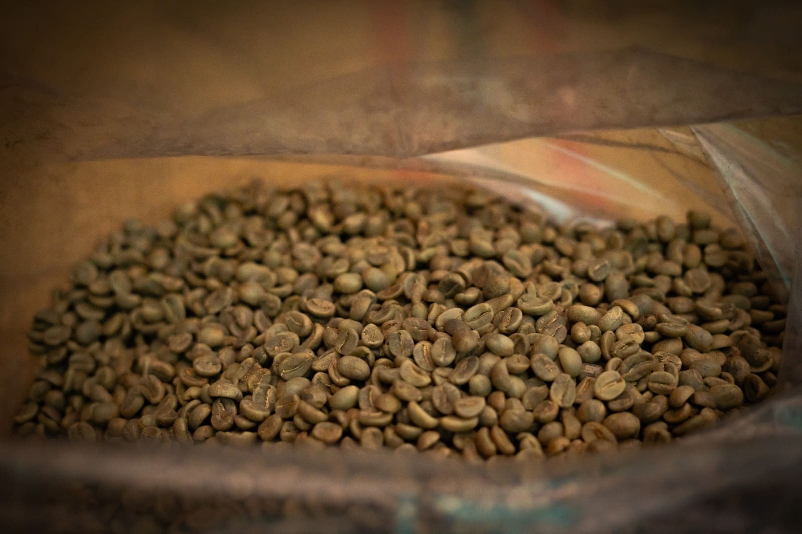 Café verde colombiano en empaque sellado al vacío